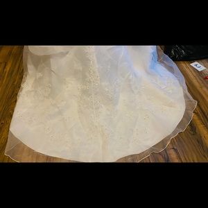 David’s bridal wedding dress